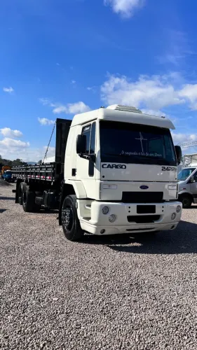 ford cargo 2422 6x2 2011