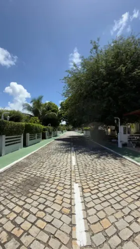 Casa à venda com 3quartos sendo 1suite tem 150m2 com 3 vagas em Buraquinho - Lauro de Frei