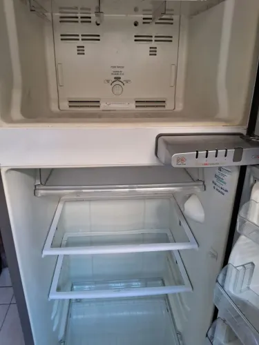 Vendo esta geladeira brastemp usada funcionando