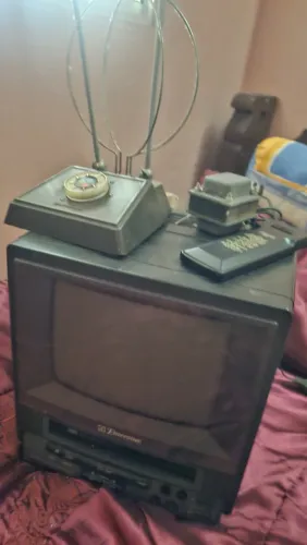 TV antiga Emerson (não funciona)