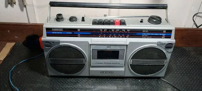 Rádio sanyo