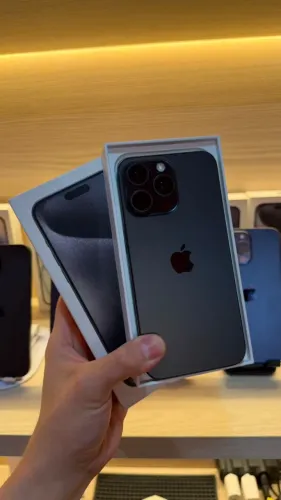 15 Pro Max 83% com caixa bem conservado