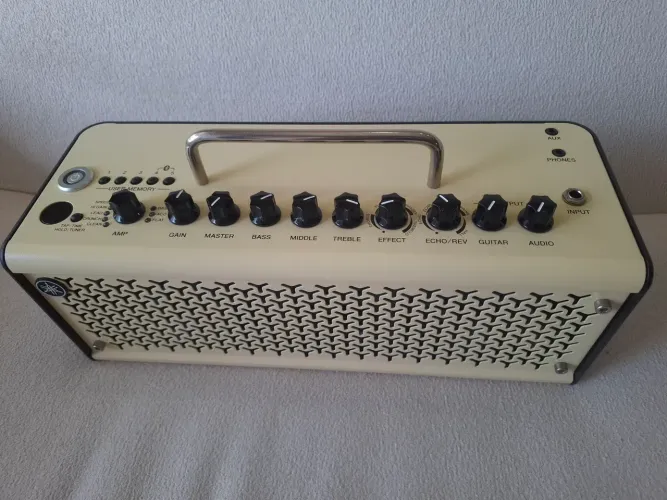 EXCEPCIONAL!!! Amplificador guitarra, violão e baixo Yamaha THR10II Bluetooth e efeitos