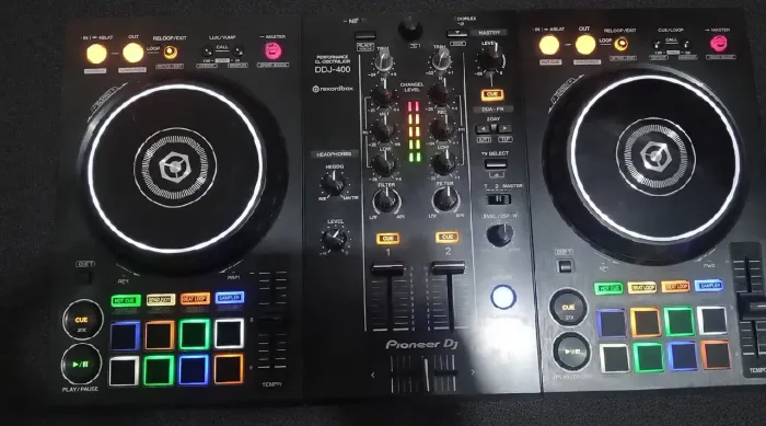 Controladora Pioneer DJ DDJ-400