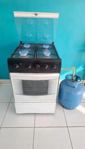 Vendo este fogao 4 bocas quebra galho não troco 