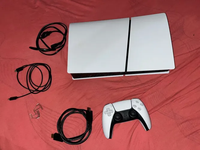 PlayStation 5 Slim, 825 gb. Novo zerado.