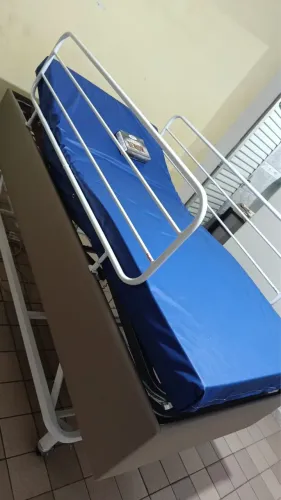 Cama hospitalar