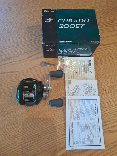 Carretilhas Shimano Curado 200E7 - Nova