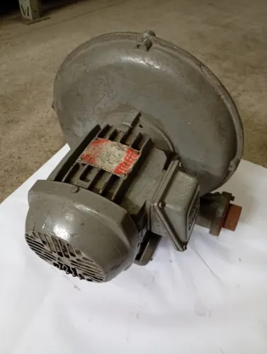 Insuflador soprador de AR - Diâmetro do ventilador 350mm - Motor 1,5 HP.