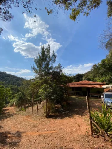 Sítio 1.000 m² com Casa | Porteira Fechada | Rio Acima/MG