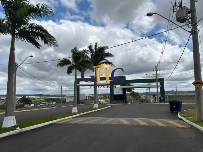 OPORTUNIDADE - VENDO TERRENO - JARDIM SÃO LUCAS - SALTO DE PIRAPORA/SP. Área Terreno: 250