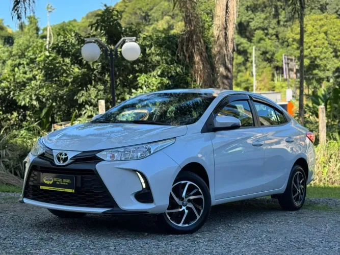 Toyota Yaris XL Sedan 1.5 Flex 16V 4P Aut. 2024