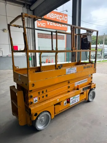 Plataforma elevatória Tesoura Haulotte Compact10N C10N 2011