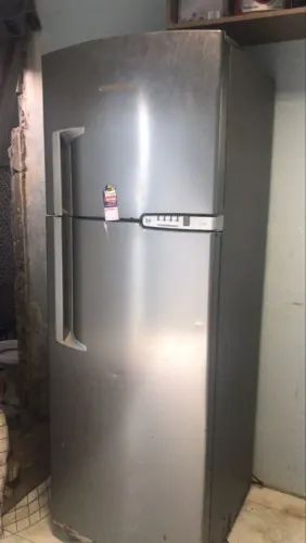 Geladeira ela gela depois ela só esfria