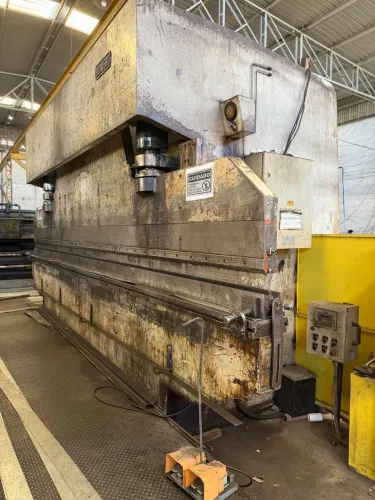 Prensa Viradeira Hidráulica Rio Negro 300 Ton x 6.050 mm