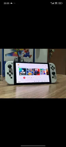 Nitendo swich OLED com (super mario wonder) com 1 mês de uso pelo valor de: 2.400*