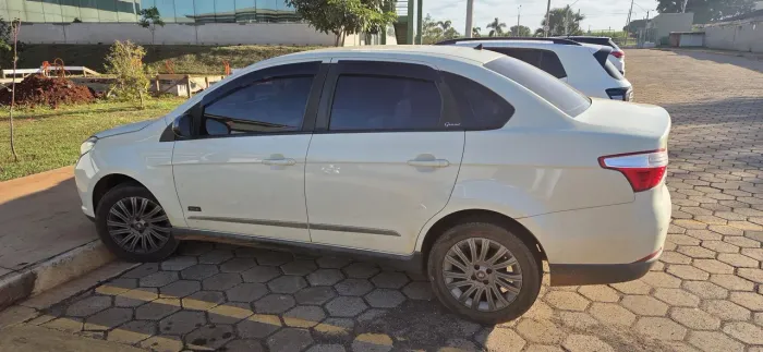 Fiat Grand Siena Essence Dual. 1.6 Flex 16V 2016