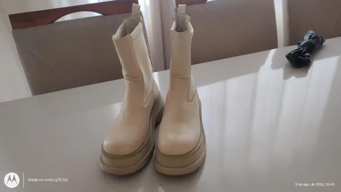 bota couro legítimo usado somente uma vez r$ 150