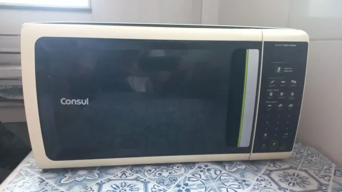 Venda de 2 micro ondas grande usados que não estão funcionando 
