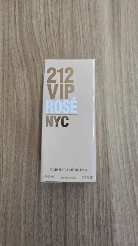 Perfume 212 carolina herrera vip rose