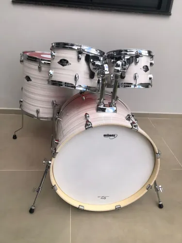 Bateria pearl export exx...Praticamente nova na caixa!!! Shell pack 22 10 12 14 