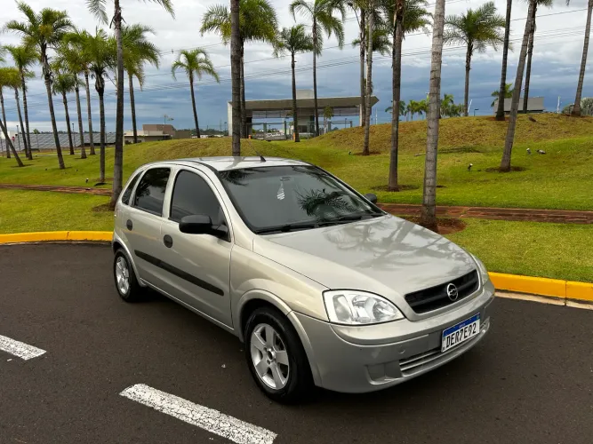 Chevrolet Corsa Hatchback 1.0 MPFI 8V 71cv 5P 2004