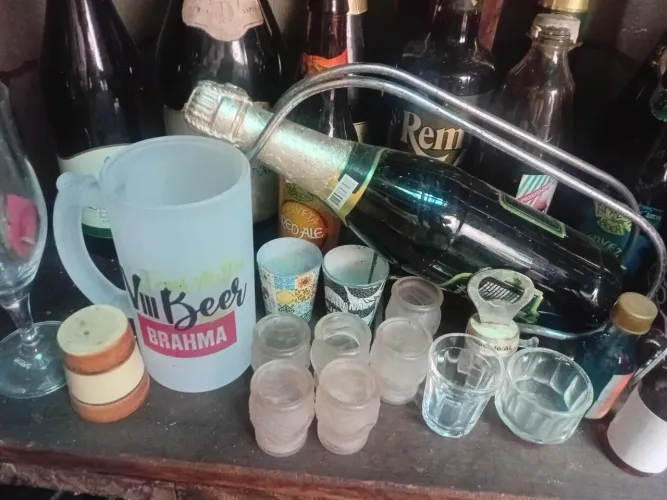 R$55 Copinhos 11, Caneca e Taça.