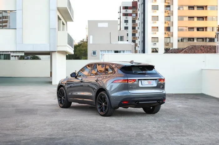 Jaguar F-Pace 2.0 R-sport 250cv Aut. 2018