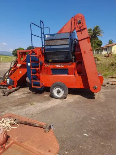 Máquina recolhedeira de café