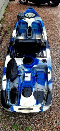 Caiaque leader com entrada para pedalo