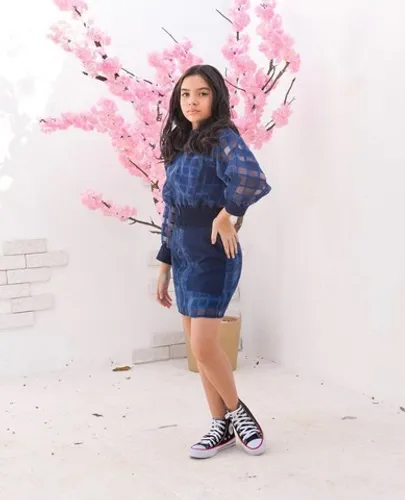 Conjunto jaqueta e saia ideal para brilhar em festas, shopping, igreja