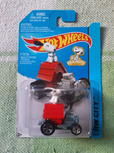 Hot wheels snoopy 