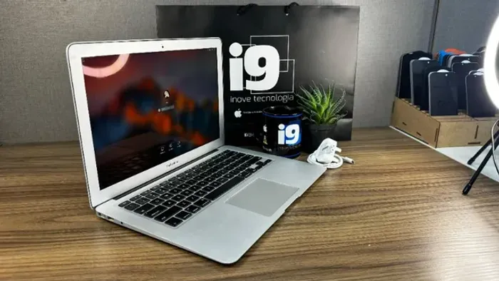 Macbook Air 2011 Intel core i5 4GB 120GB ssd MacOs Sierra (Seminovo, ótimo estado)