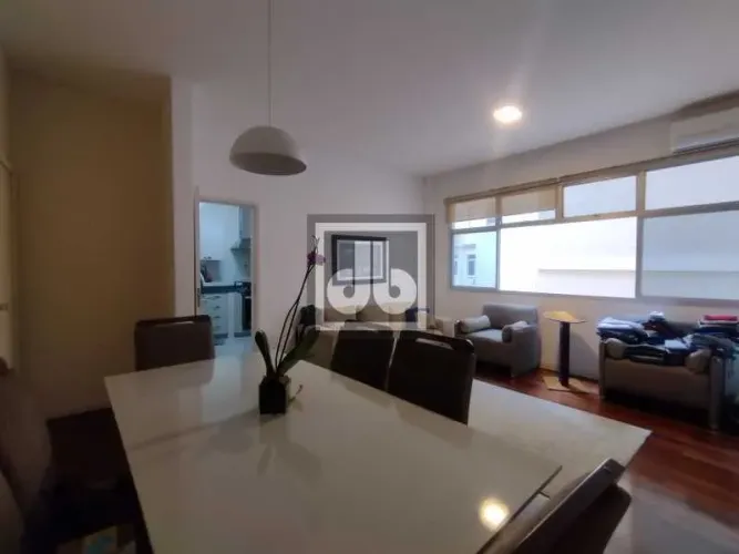 Apartamento à venda no Leblon 3 quartos 1 suíte lavabo copa-cozinha área dependência 2 vag