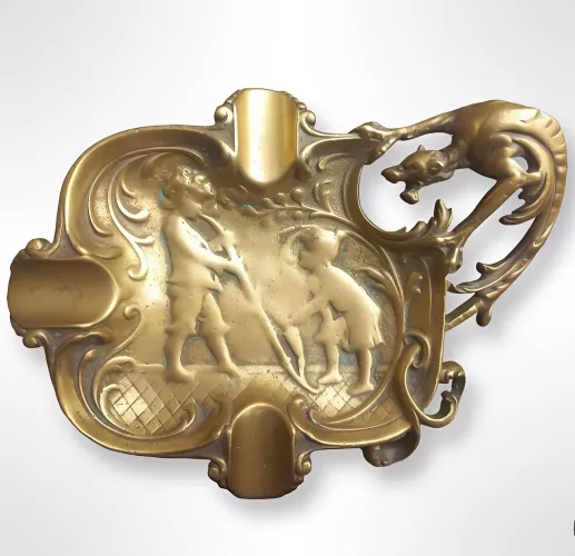 Cinzeiro de Bronze Antigo com Detalhes em Alto Relevo