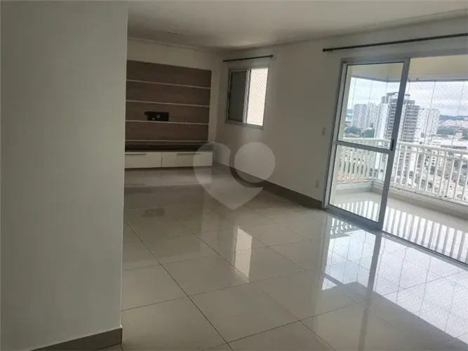 Apartamento à venda com 3 quartos, sendo 1 suíte, no condomínio Poema Granja Julieta, São