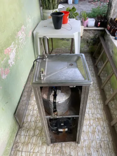 Bebedouro de água industrial - usado, ótimo para o seu negócio!