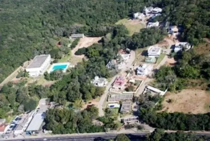 Terreno em Agronomia com 838.25 m² .