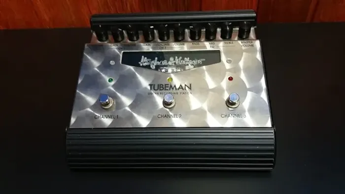 Pedal / preamp para guitarra Hughes & Kettner Tubeman 2