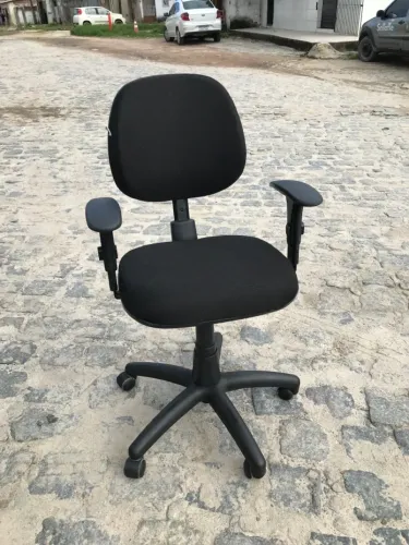 Cadeira de Escritório Giratória Preta - Conforto e Ergonomia