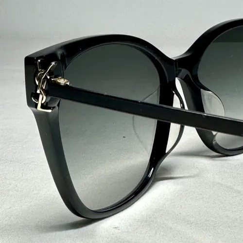Óculos de sol YSL feminino / Original