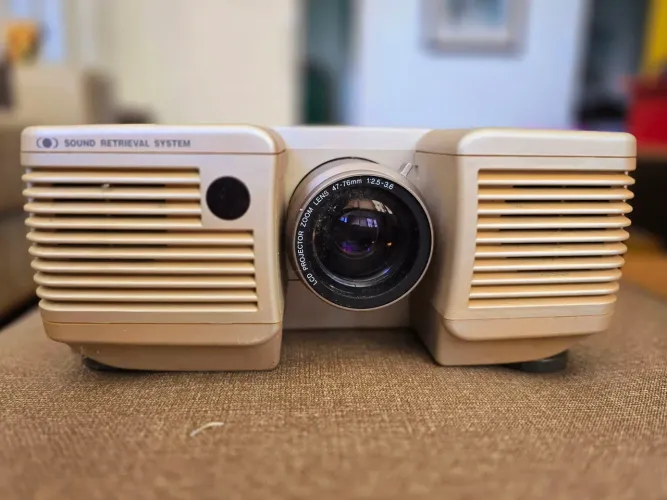 Projetor SHARP XV-Z1U de cristal liquido