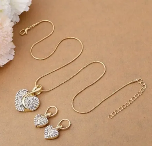 Conjunto conjunto Dourado colar e brincos corações com strass Festa