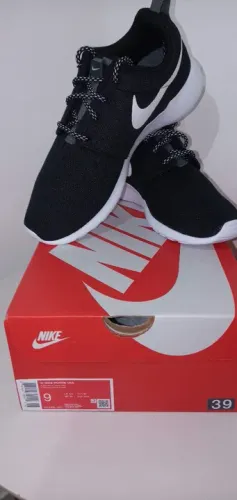 Tênis Nike ( Modelo: Roshe One ) Novo na Caixa. Tam.39.