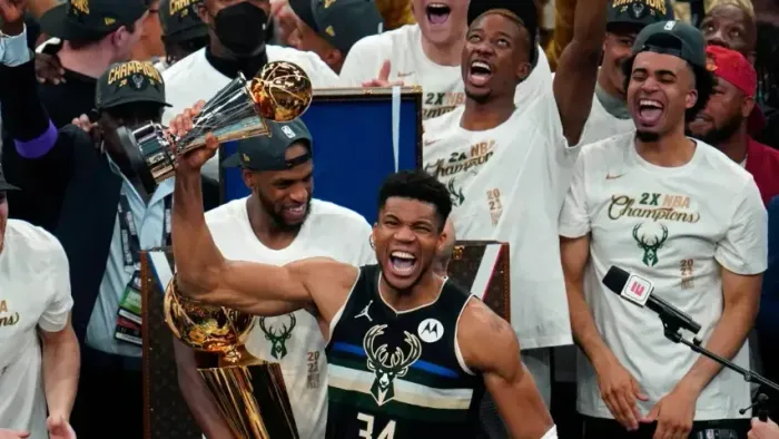 Camiseta Nike NBA Bucks campeão 2021 GG