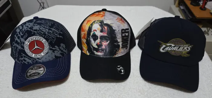 Bonés da Mercedes, Coringa e Cleveland Cavaliers de tela 