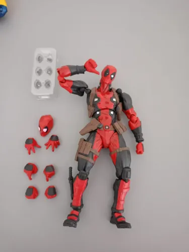Deadpool REVOLTECH ORIGINAL 1.0 INCOMPLETO
