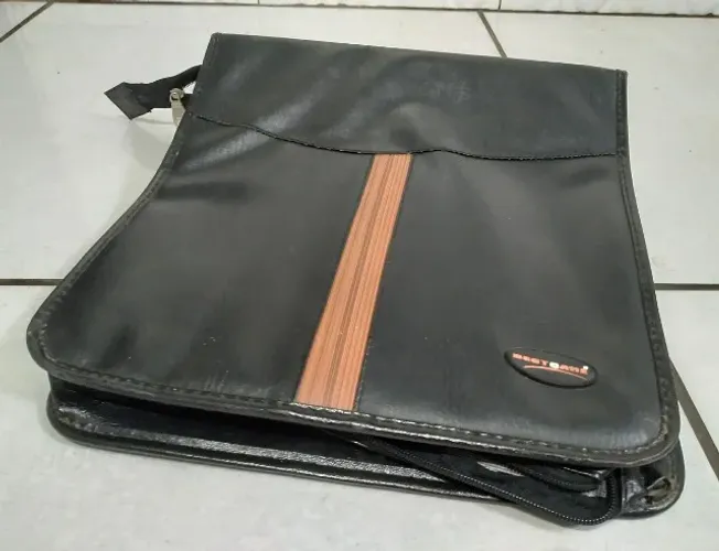 Porta CDs e DVDs Maleta em Couro para 230 Mídias