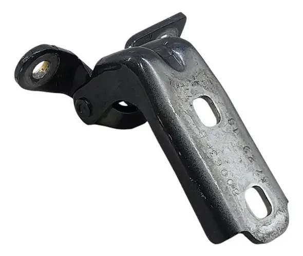 Dobradiça Inferior Porta Traseira Esquerda  Gm Tracker Premi