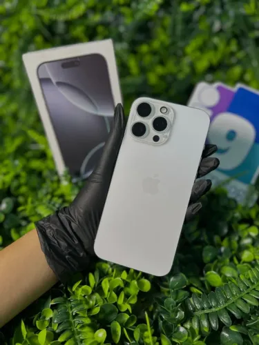iPhone 16 Pro Max Branco 100% saúde da bateria 256 Acompanha caixa e cabo